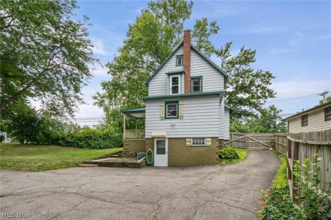 957 Cleveland Avenue Amherst OH 44001