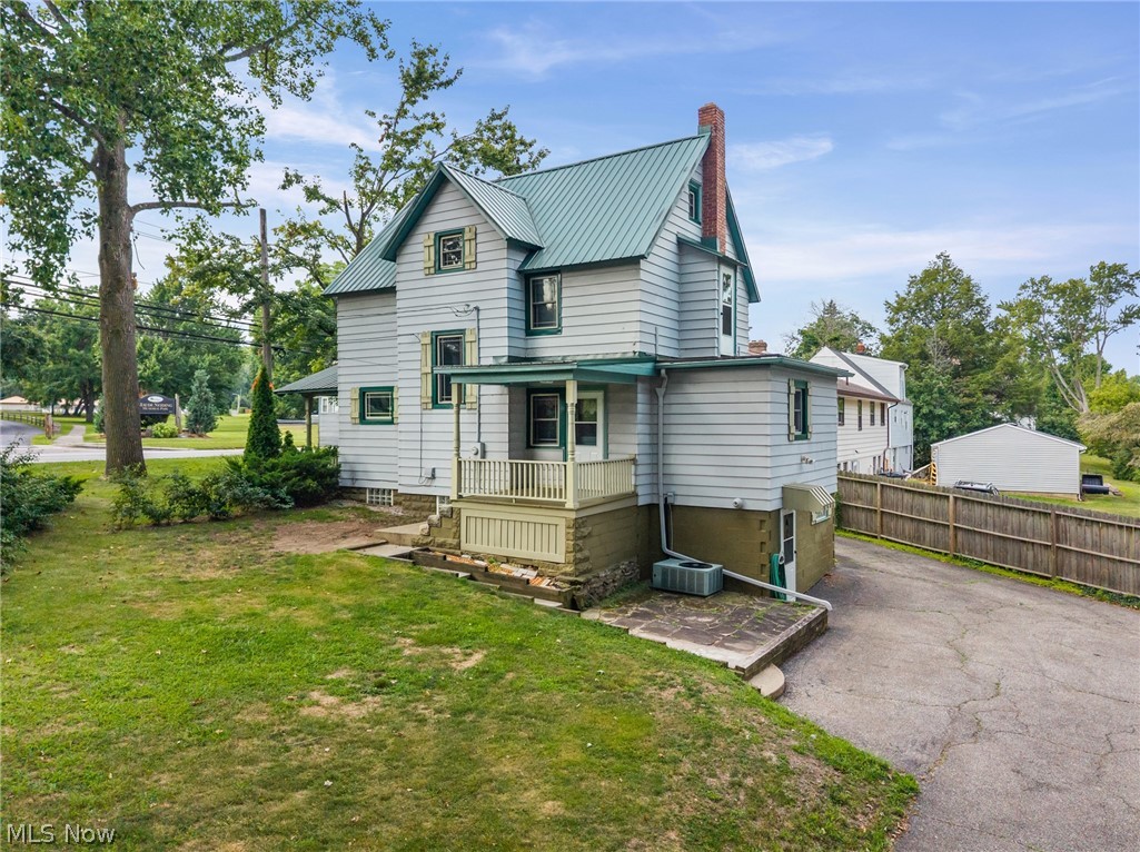 957 Cleveland Avenue Amherst OH 44001