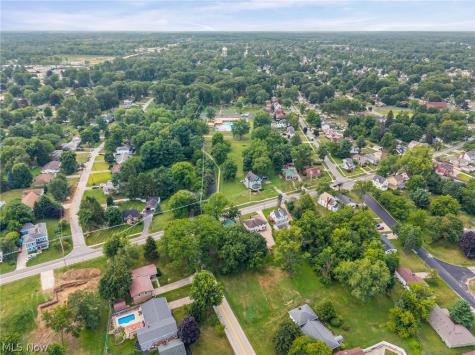 957 Cleveland Avenue Amherst OH 44001