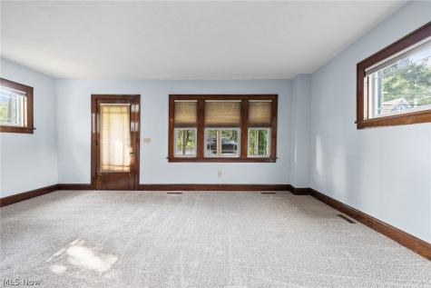 957 Cleveland Avenue Amherst OH 44001