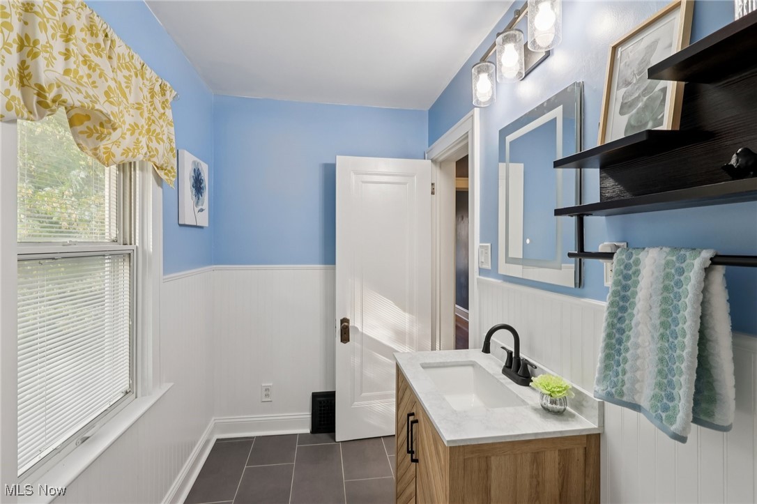 2482 Princeton Road Cleveland Heights OH 44118