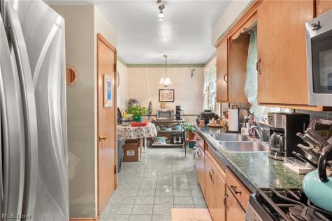 449 Dover Center Road Bay Village OH 44140