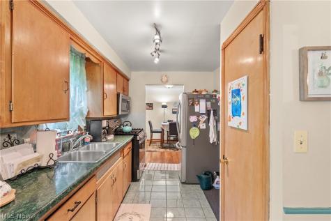 449 Dover Center Road Bay Village OH 44140