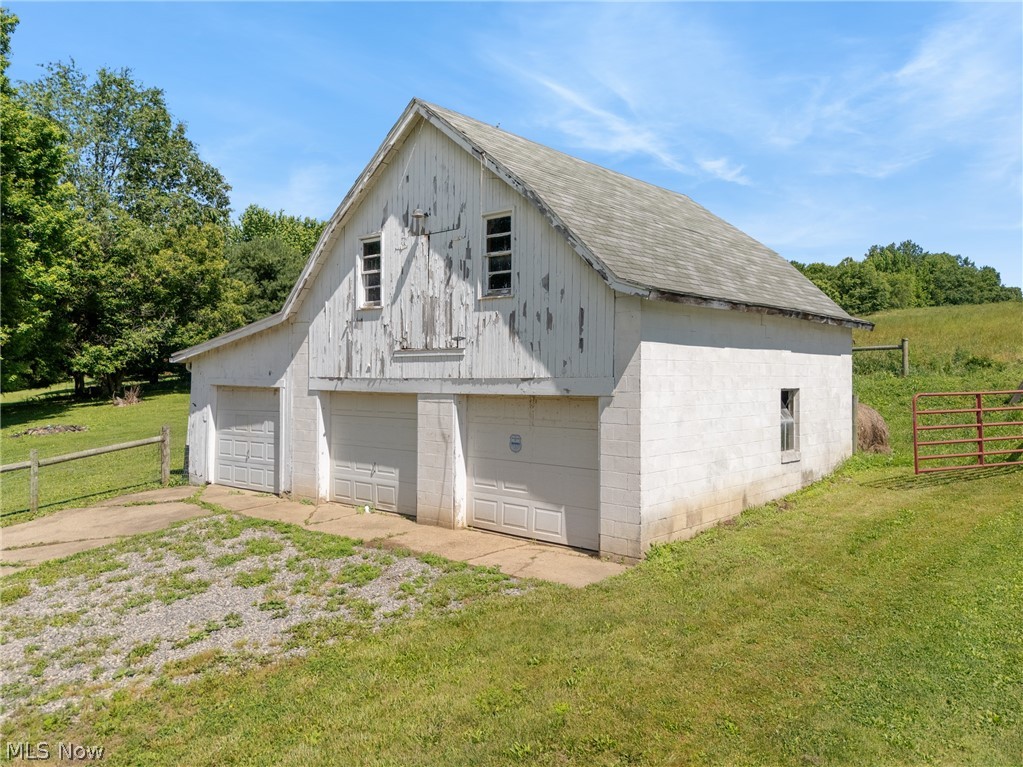 3367 Howenstine Drive SE East Sparta OH 44626