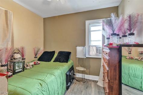 2906 Natchez Avenue Cleveland OH 44109