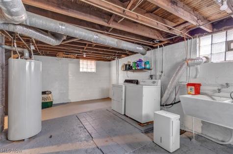 2906 Natchez Avenue Cleveland OH 44109