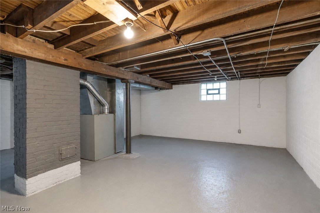 2906 Natchez Avenue Cleveland OH 44109