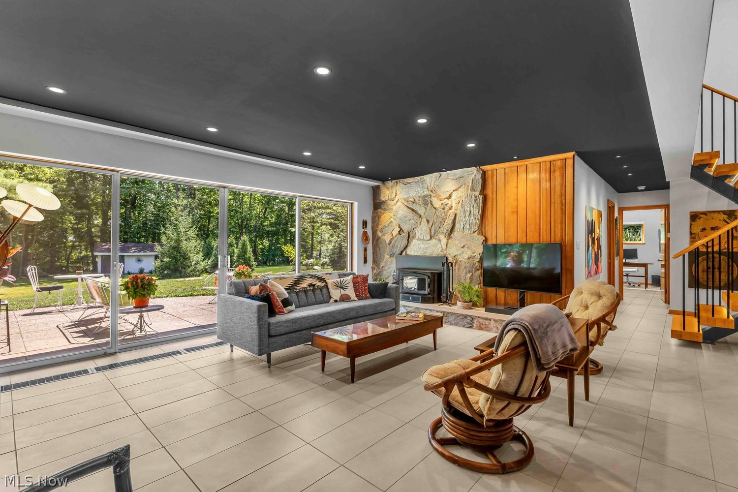 29523 Wolf Road Bay Village OH 44140