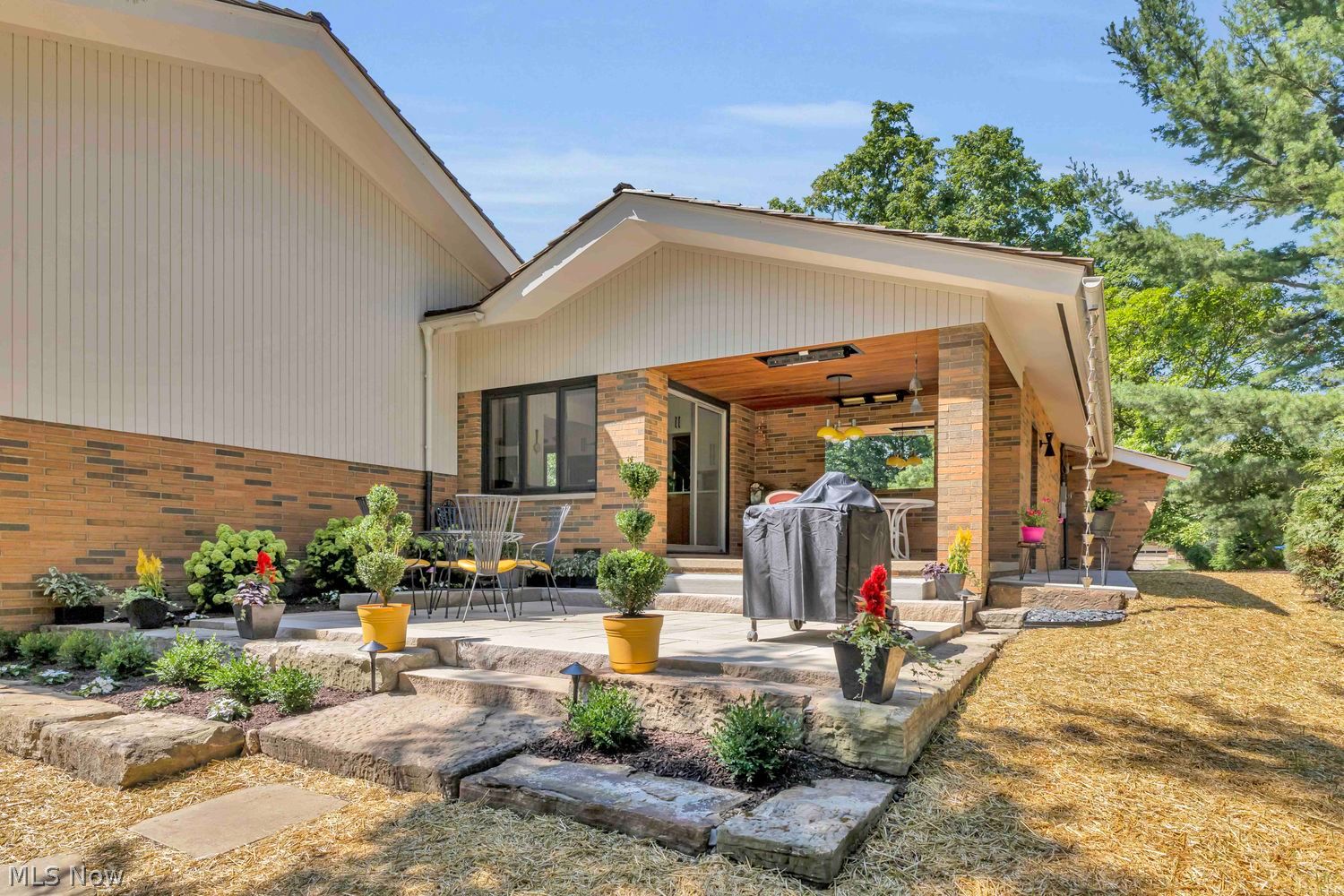 29523 Wolf Road Bay Village OH 44140