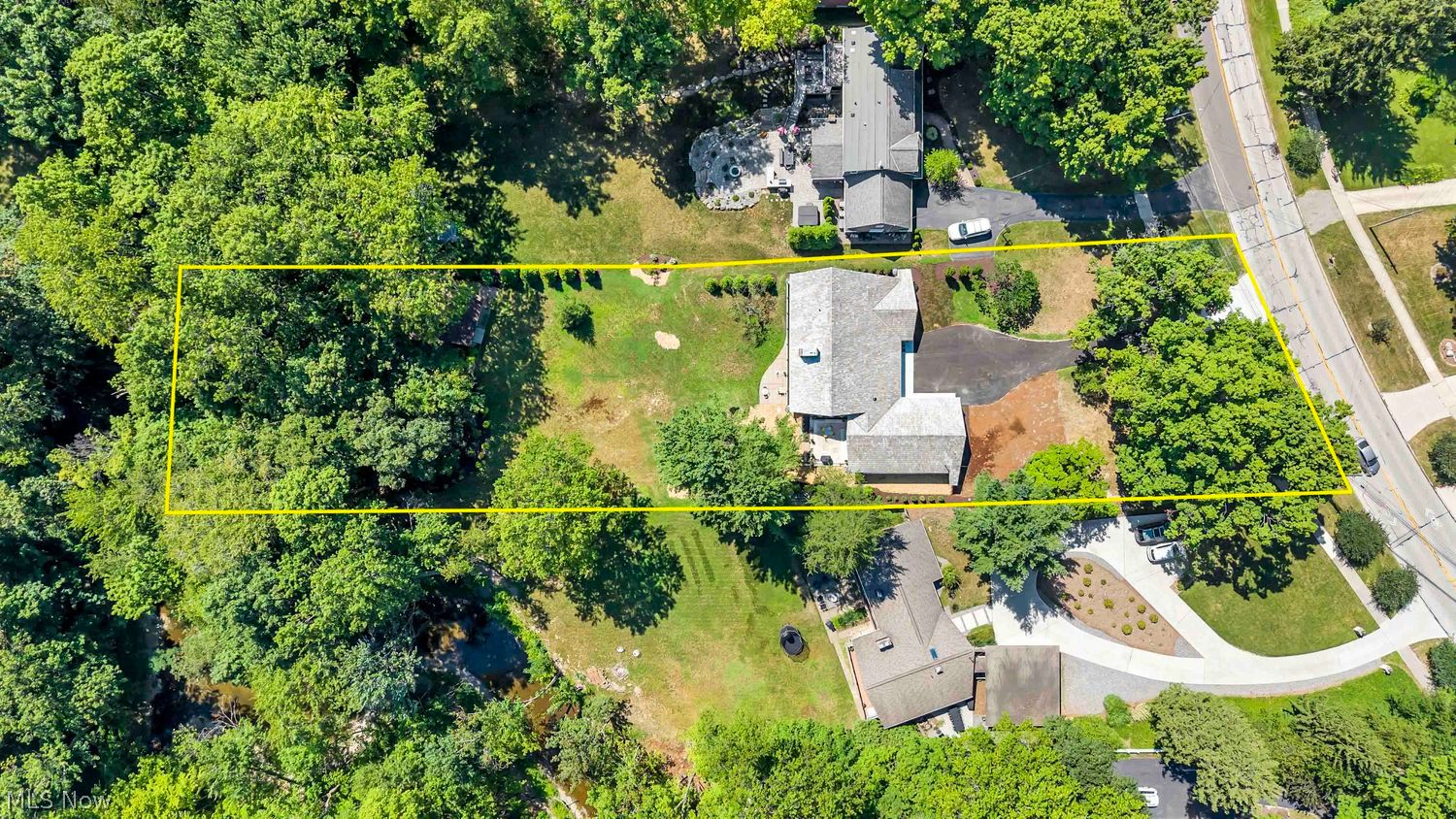 29523 Wolf Road Bay Village OH 44140
