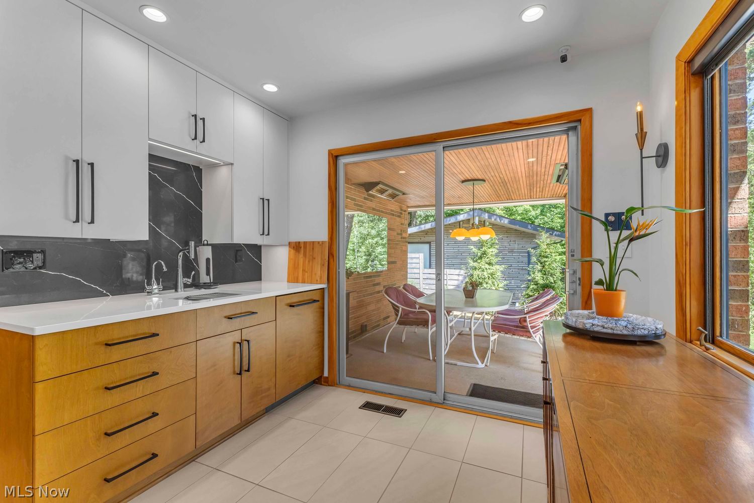 29523 Wolf Road Bay Village OH 44140