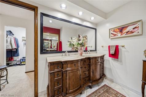 9060 Bluejay Lane Mentor OH 44060