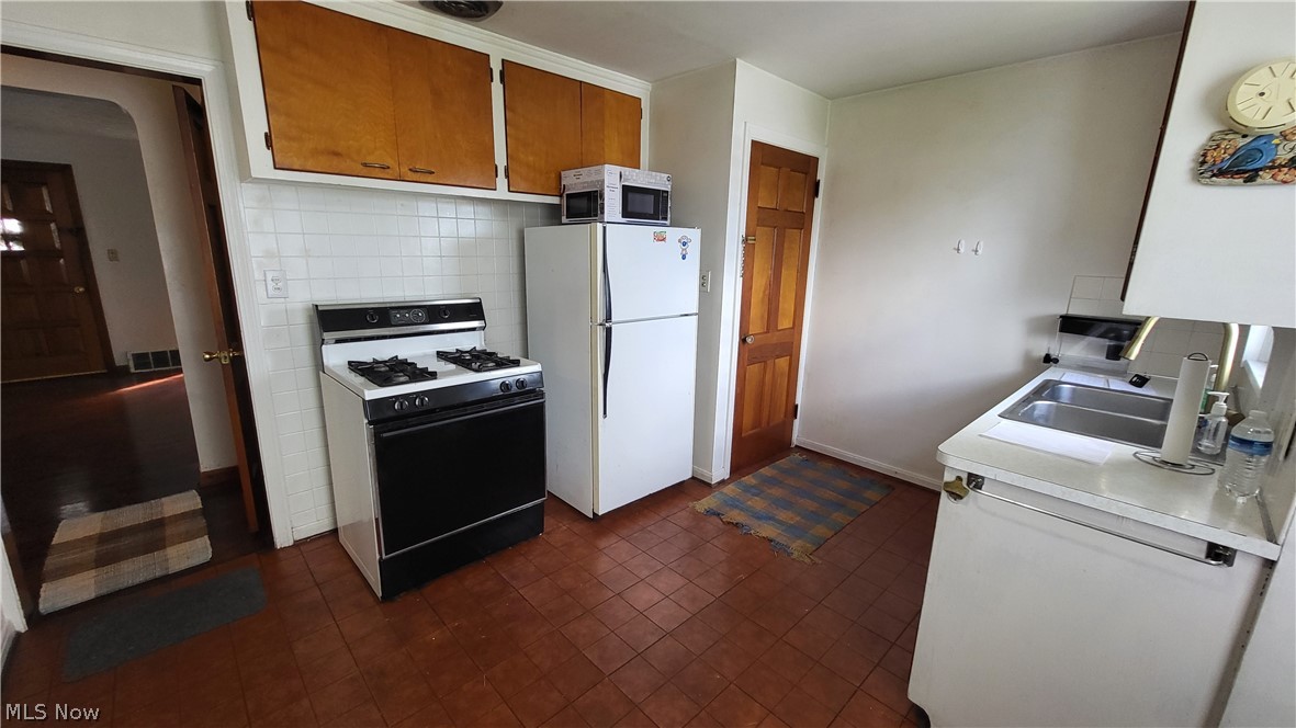 6014 Laverne Avenue Parma OH 44129
