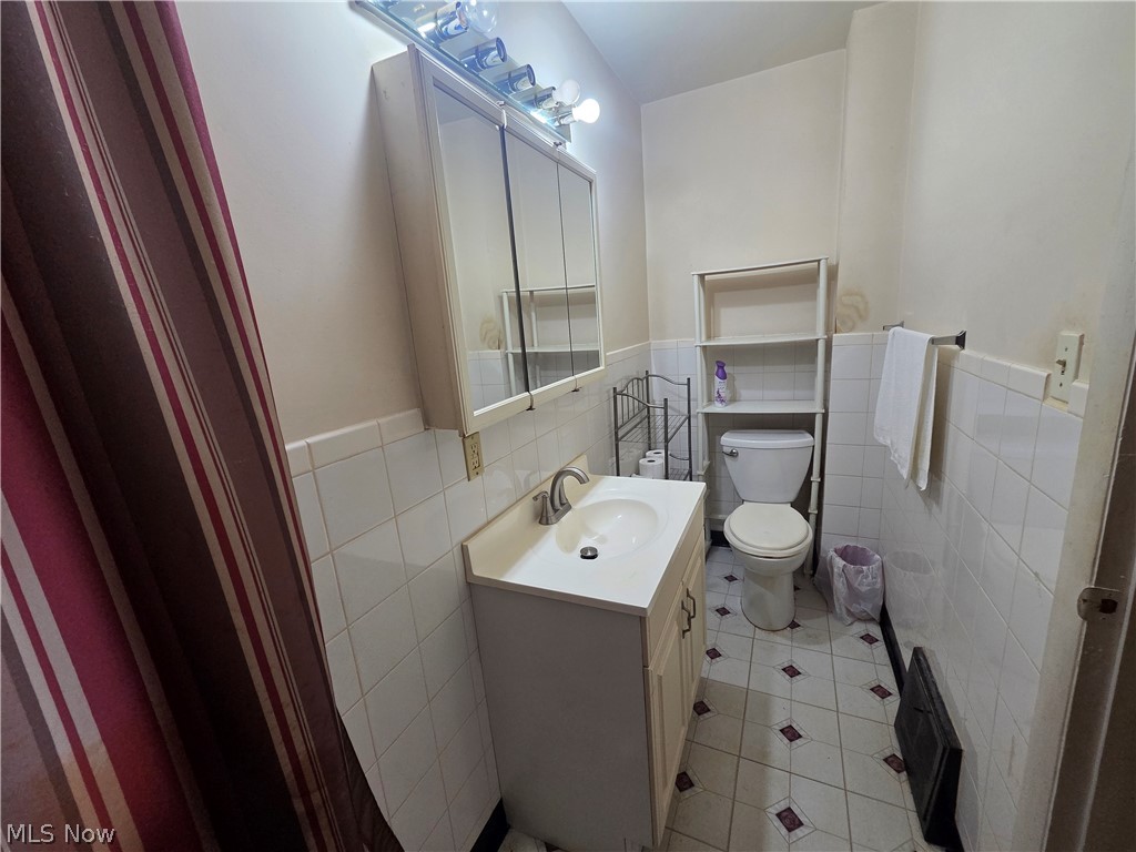 1055 E 68th Street Cleveland OH 44103
