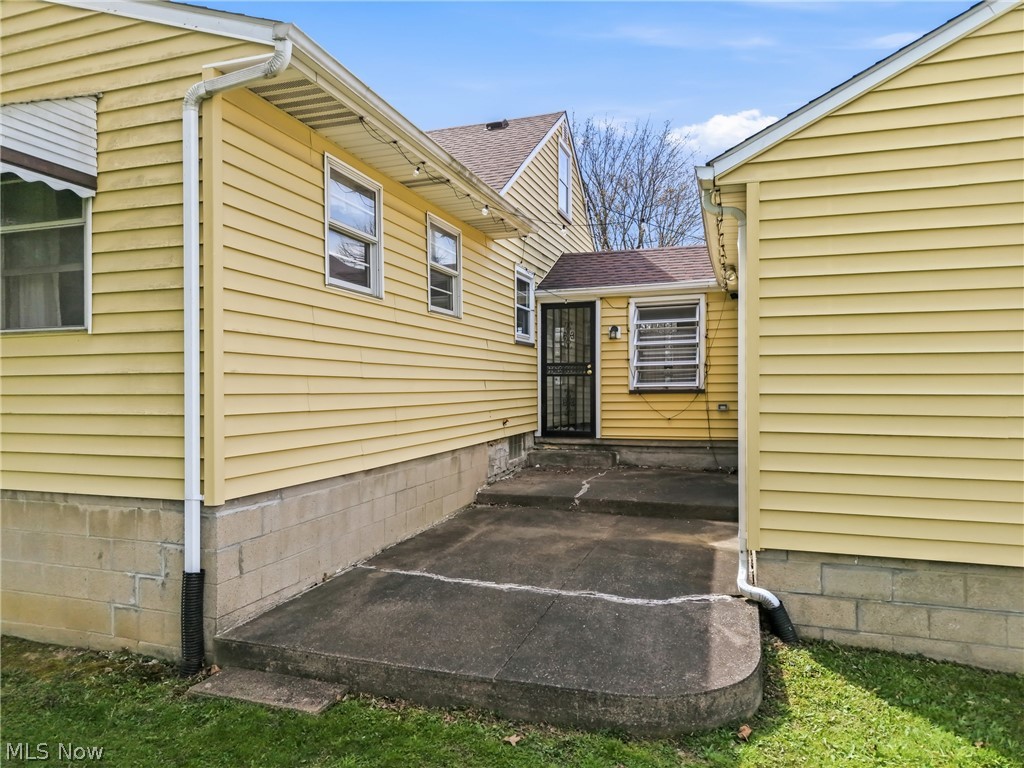 35 S Kimberly Avenue Austintown OH 44515