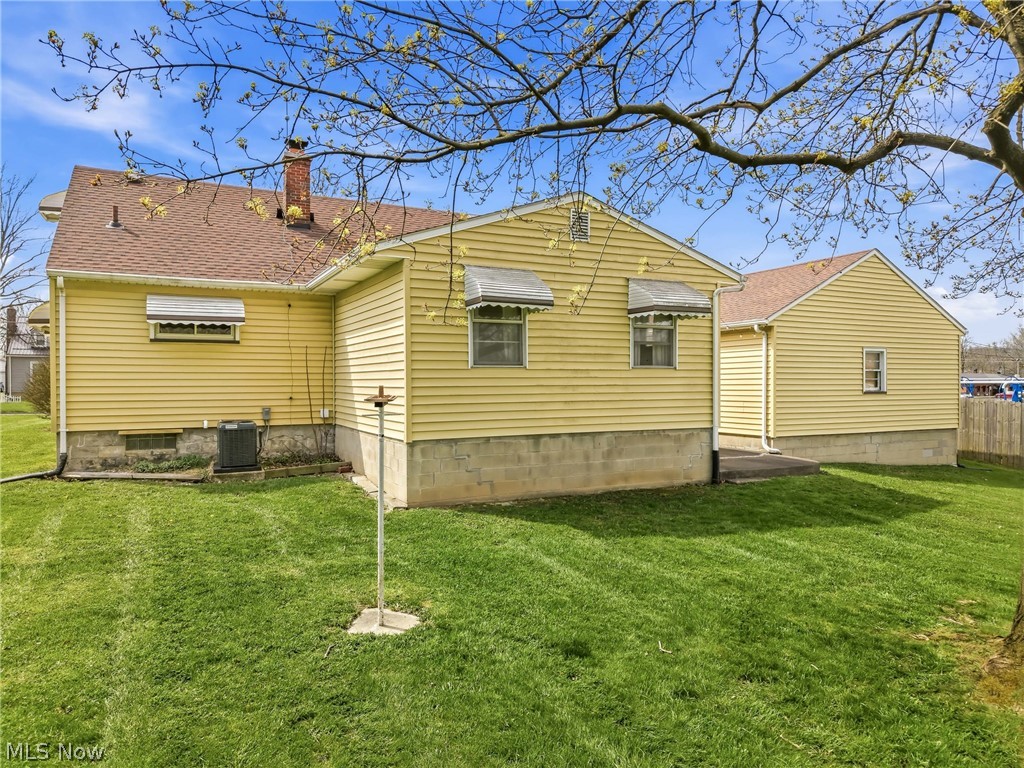 35 S Kimberly Avenue Austintown OH 44515