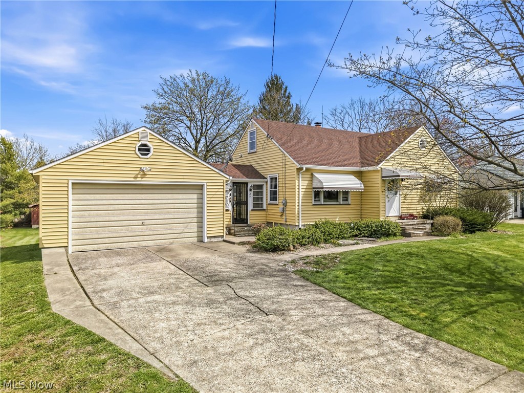 35 S Kimberly Avenue Austintown OH 44515