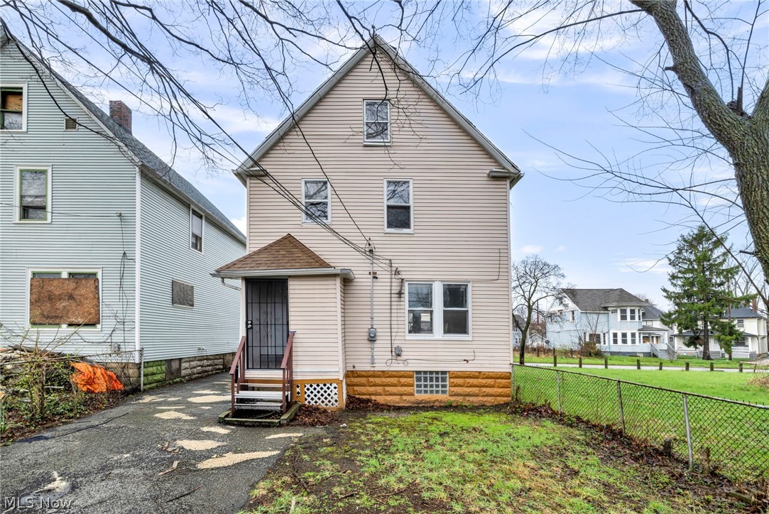 1639 Delmont Avenue East Cleveland OH 44112