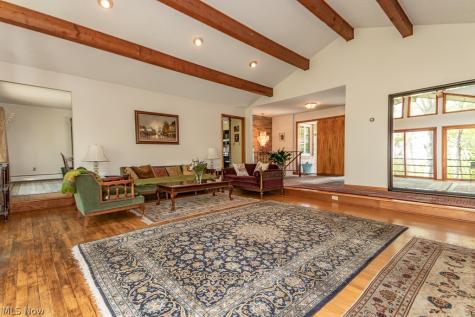 6811 Drexel Drive Seven Hills OH 44131