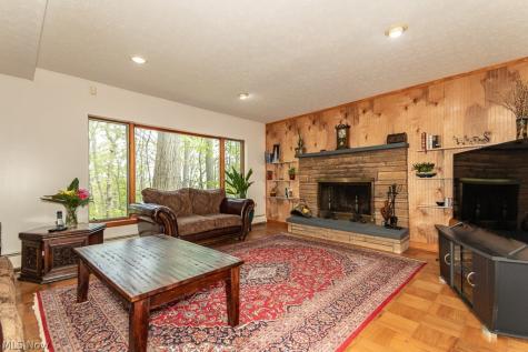 6811 Drexel Drive Seven Hills OH 44131