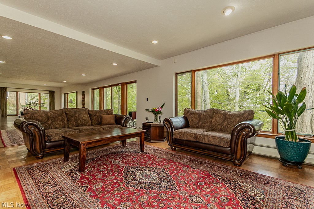 6811 Drexel Drive Seven Hills OH 44131