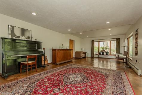 6811 Drexel Drive Seven Hills OH 44131