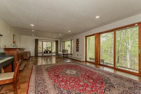 6811 Drexel Drive Seven Hills OH 44131