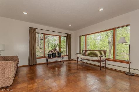 6811 Drexel Drive Seven Hills OH 44131