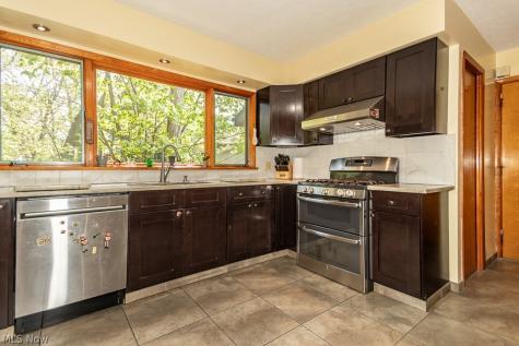 6811 Drexel Drive Seven Hills OH 44131