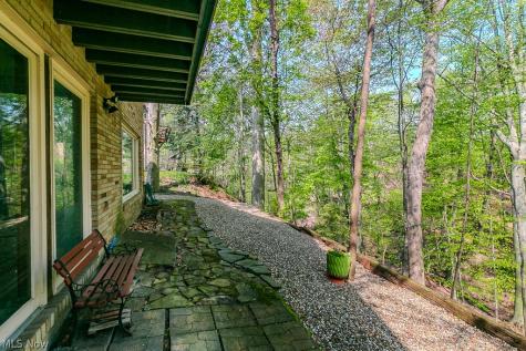 6811 Drexel Drive Seven Hills OH 44131