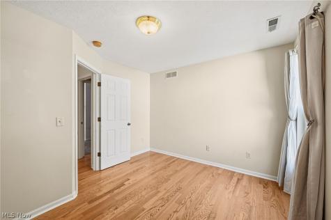 32925 Titus Hill Lane Avon Lake OH 44012