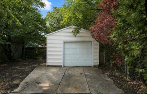 3916 Mapledale Avenue Cleveland OH 44109