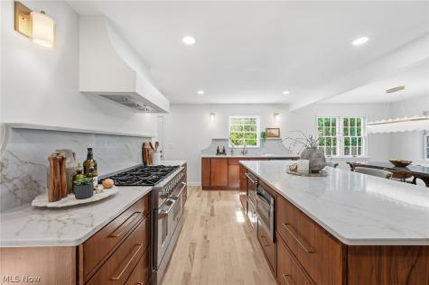 21510 Halburton Road Beachwood OH 44112