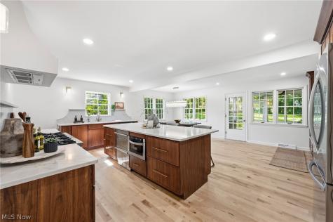 21510 Halburton Road Beachwood OH 44112