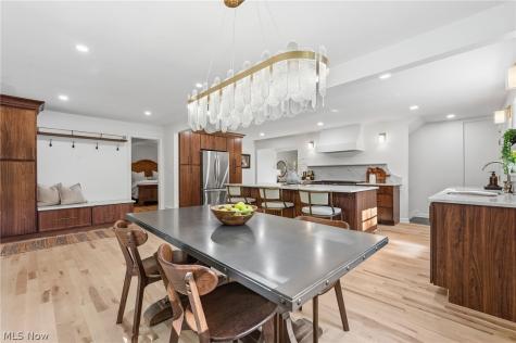 21510 Halburton Road Beachwood OH 44112
