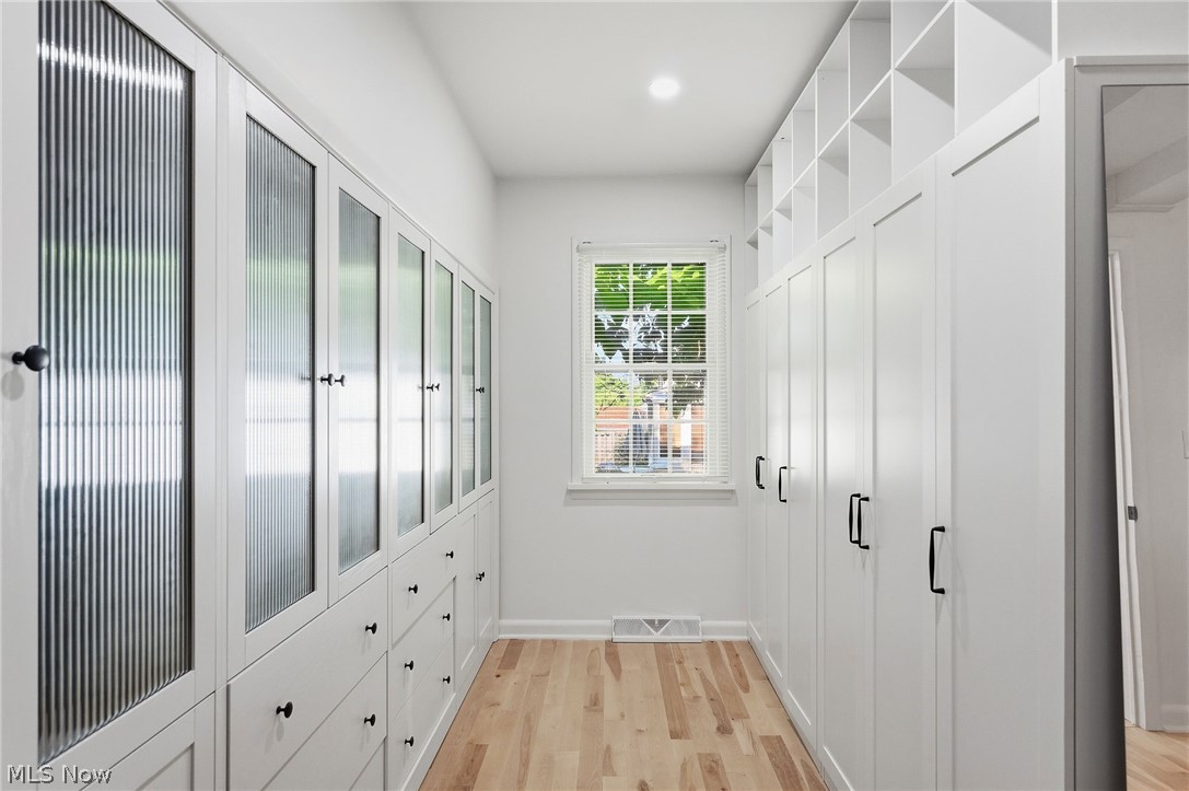 21510 Halburton Road Beachwood OH 44112