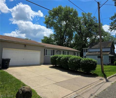 1895 Ritzman Court Akron OH 44314