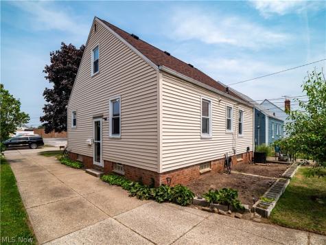7403 Virginia Avenue Parma OH 44129