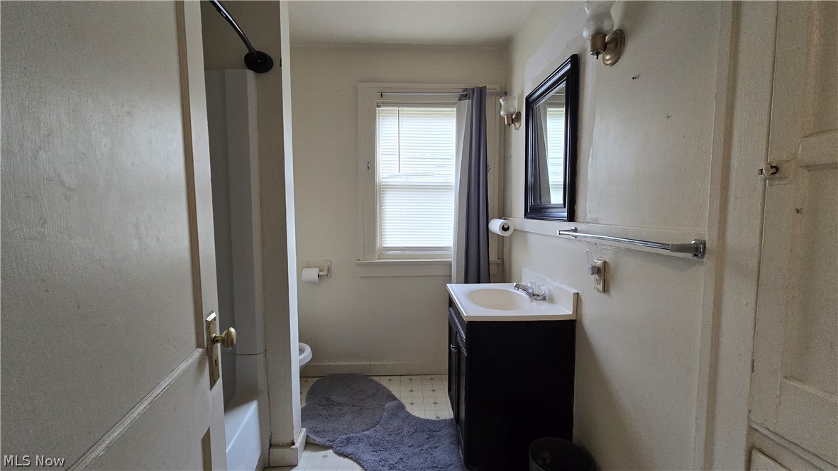 442 Poland Avenue Struthers OH 44471