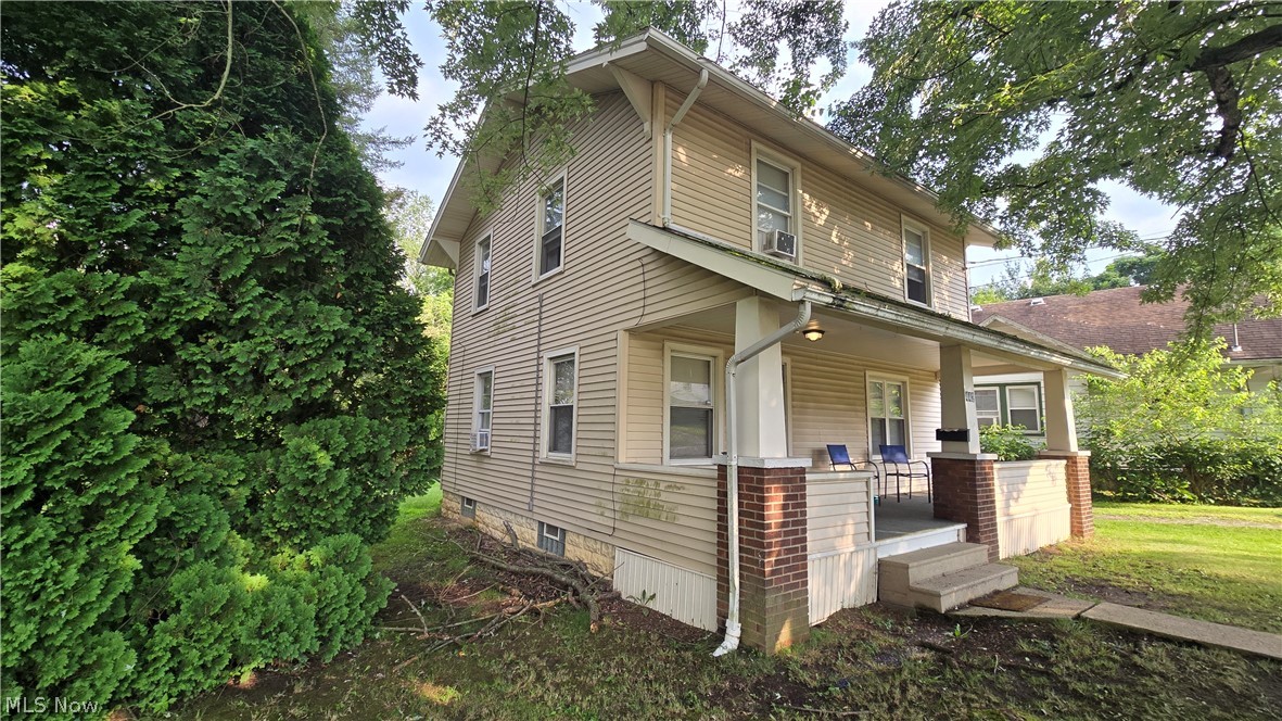 442 Poland Avenue Struthers OH 44471