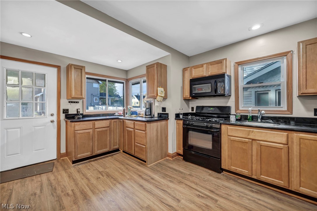 1825 Treadway Cleveland OH 44109