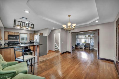 1825 Treadway Cleveland OH 44109