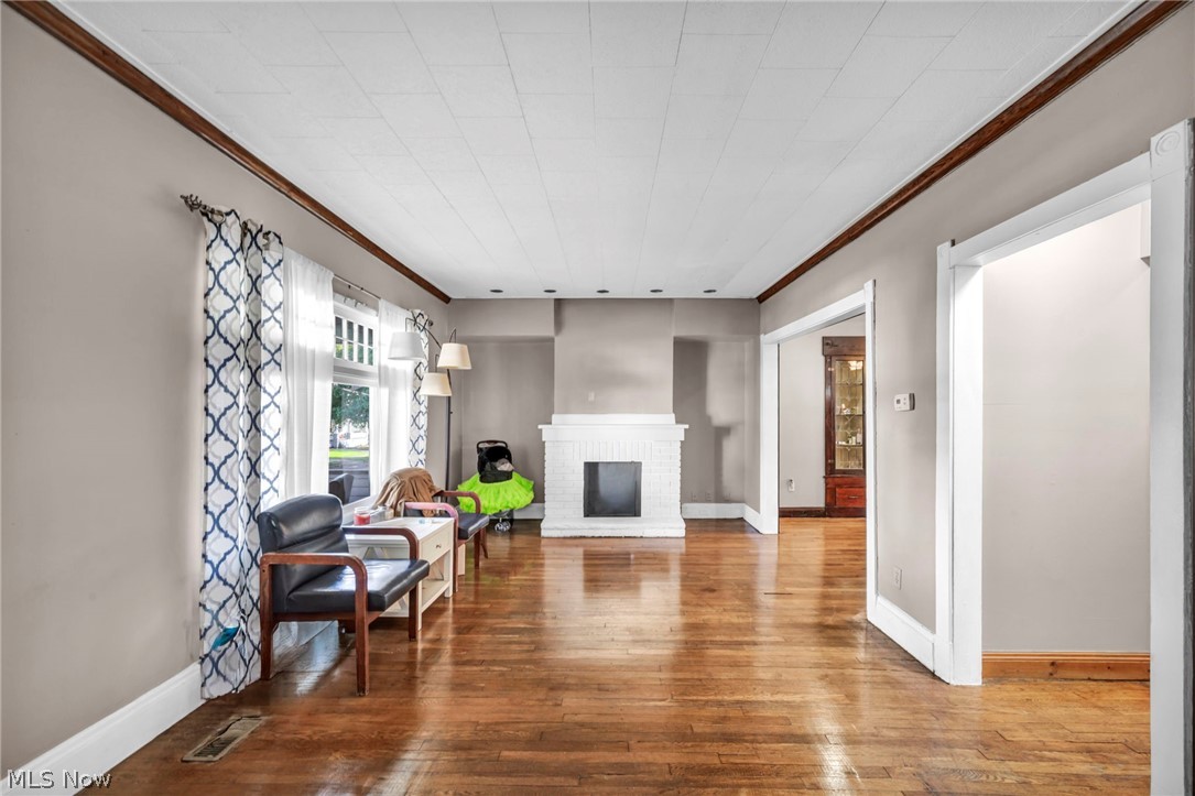 1825 Treadway Cleveland OH 44109