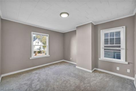 1825 Treadway Cleveland OH 44109