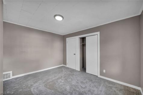 1825 Treadway Cleveland OH 44109