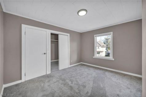 1825 Treadway Cleveland OH 44109