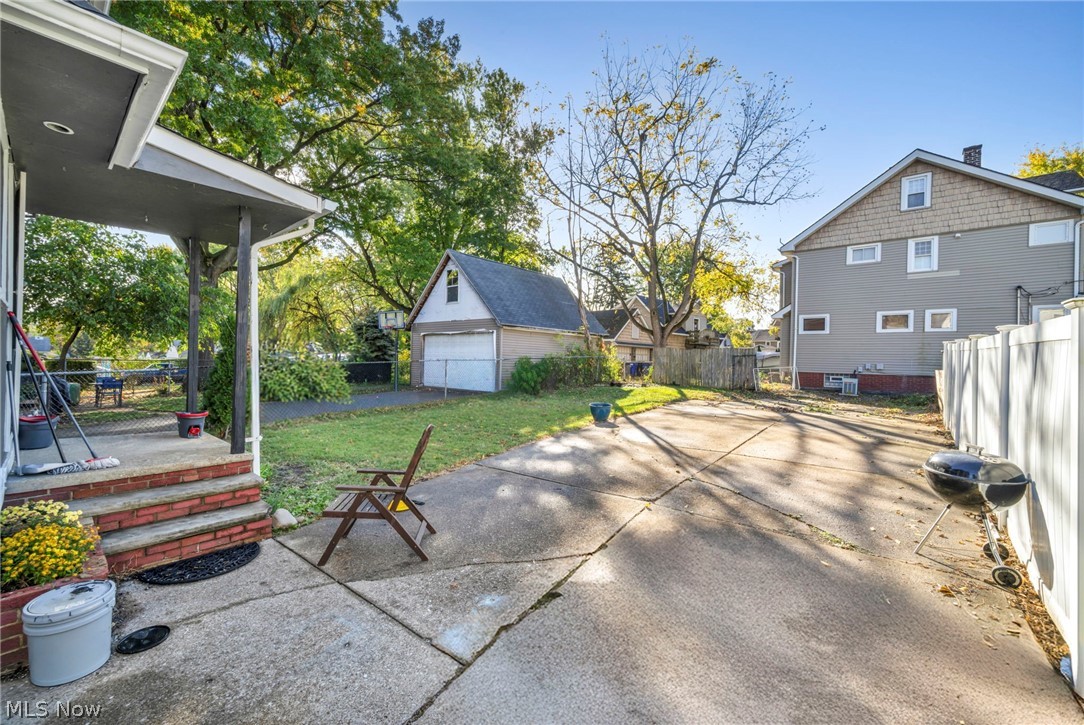 1825 Treadway Cleveland OH 44109