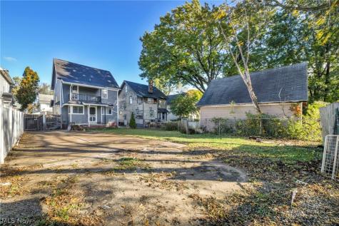 1825 Treadway Cleveland OH 44109