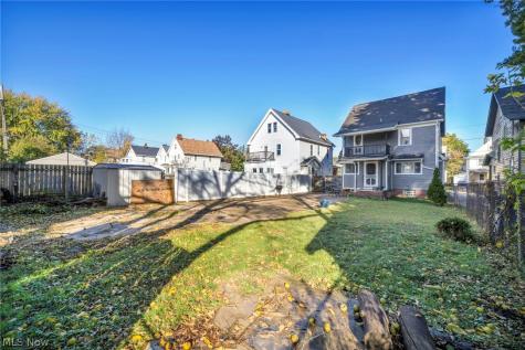 1825 Treadway Cleveland OH 44109