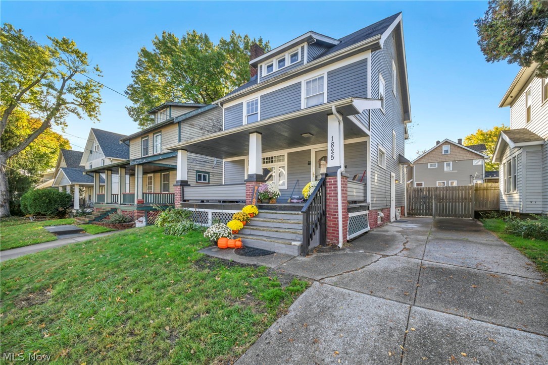 1825 Treadway Cleveland OH 44109
